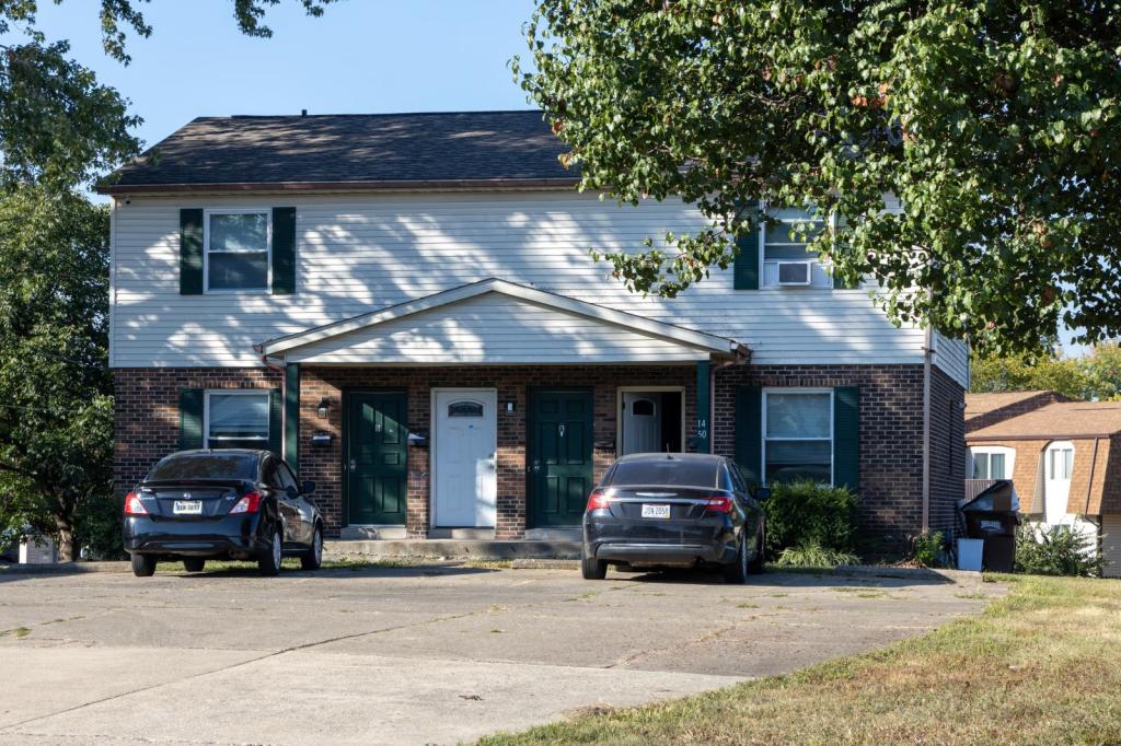 Primary picture of 1450 VILLA CT A
