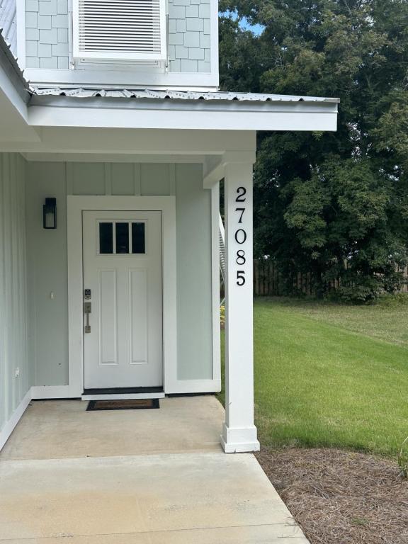 Primary picture of 27085 Park Dr