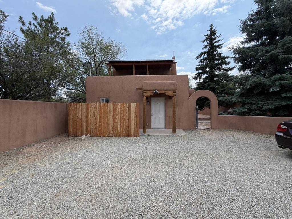 Primary picture of 717 Camino Porvenir, unit a