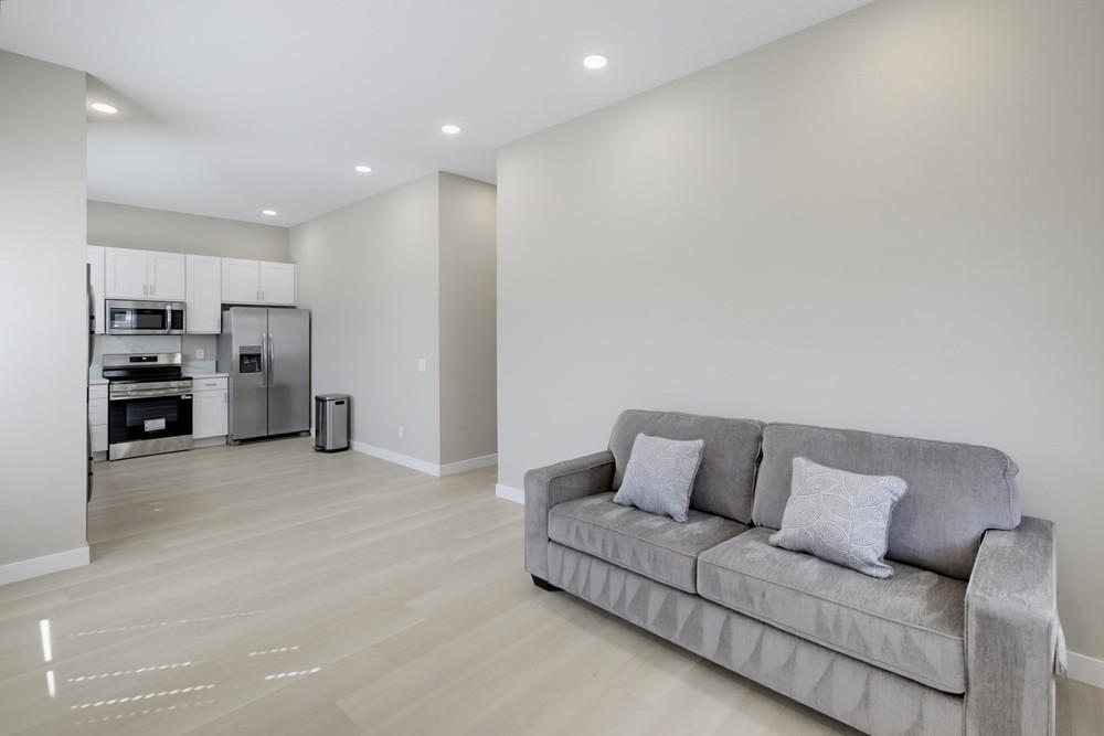 Primary picture of 7997 Montara Ave unit 4