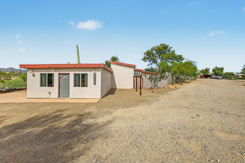 Primary picture of 2845 N Silver Spur Dr