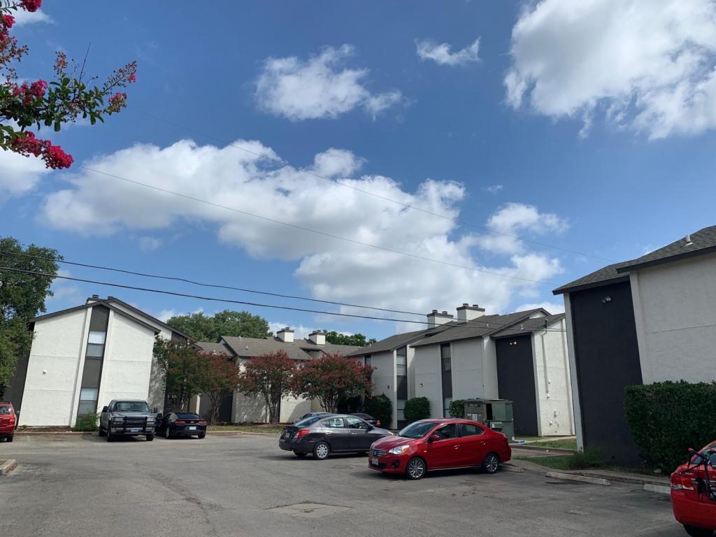 Primary picture of 3707 Buffalo Springs Rd, #203
