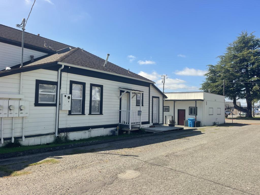 Primary picture of 727 N Street
