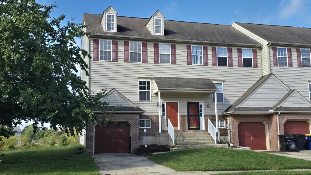 Primary picture of 220 Trafalgar Drive