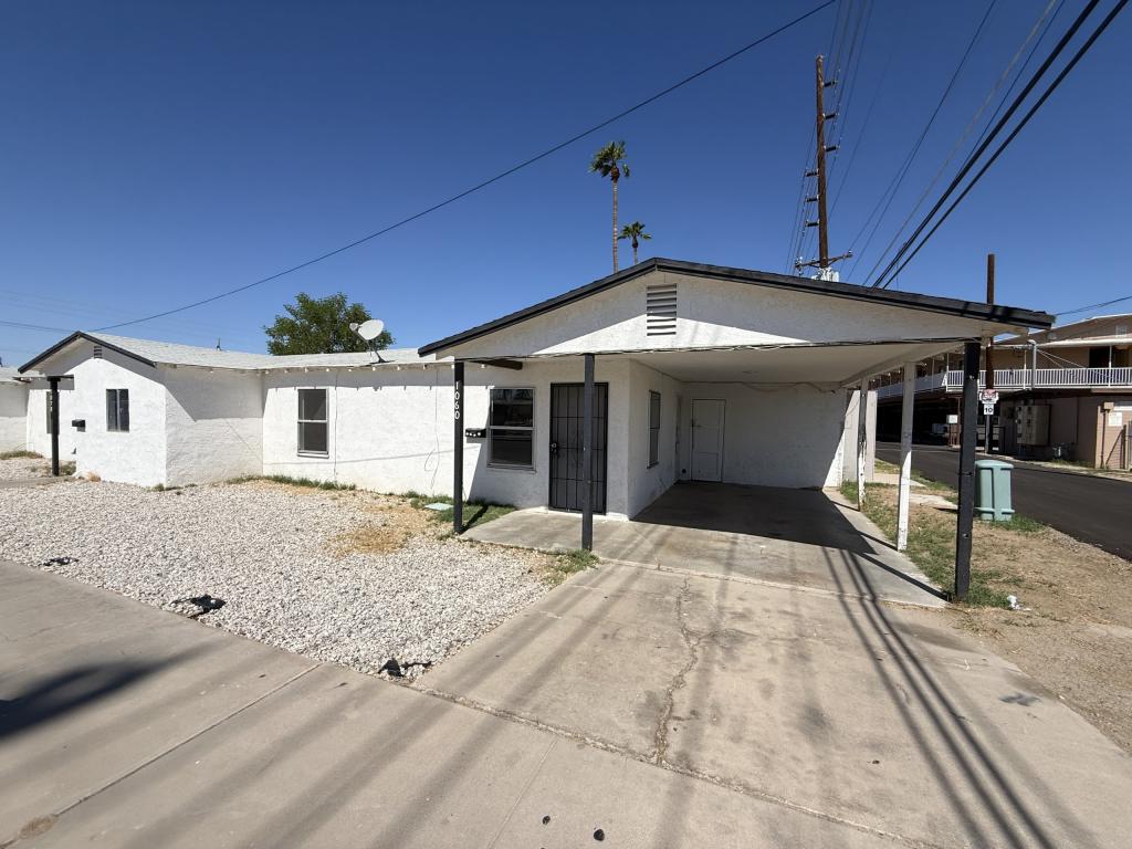 Primary picture of 1070 W 11th Street