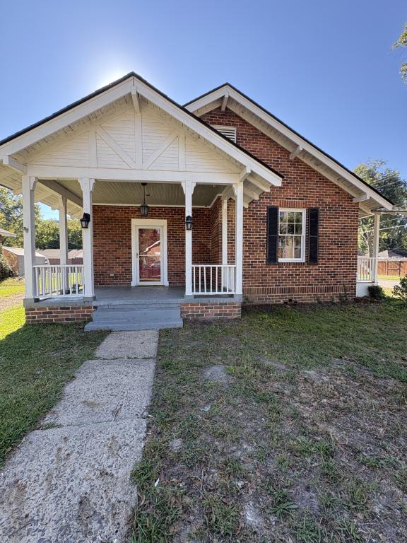 Primary picture of 15 Elmwood Street