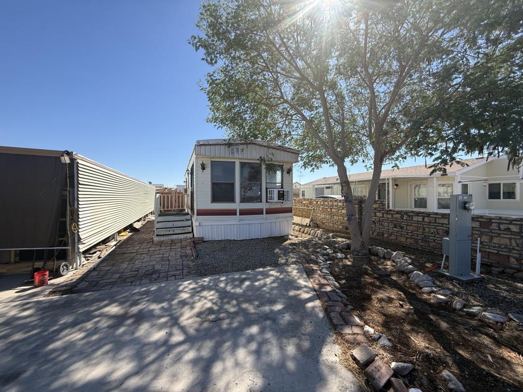Primary picture of 13269 E 48th Dr, Park Model