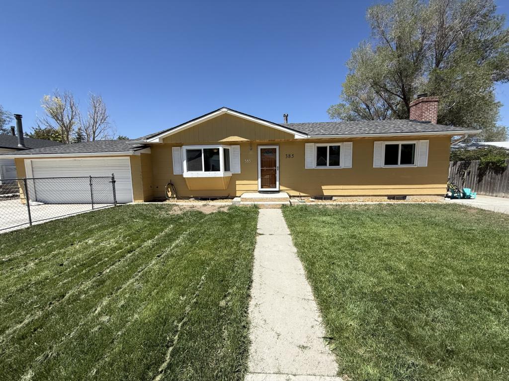 Primary picture of 385 Crossbow Dr