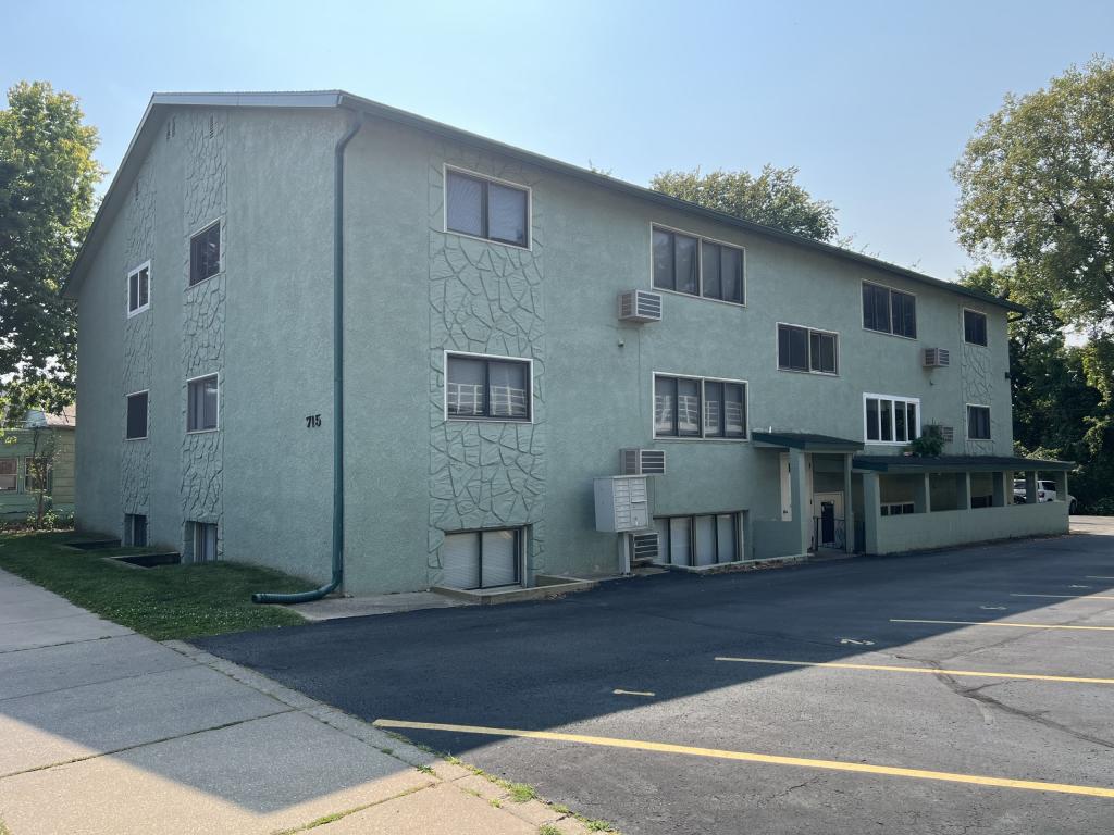 Primary picture of 715 9th St N