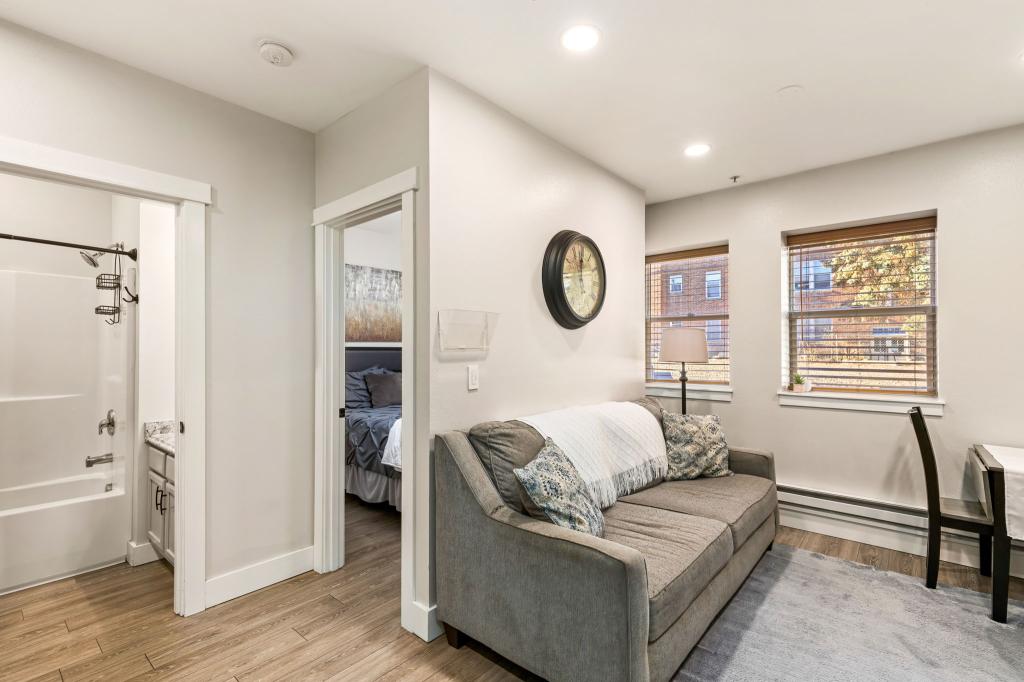 Primary picture of 512 2nd Ave N