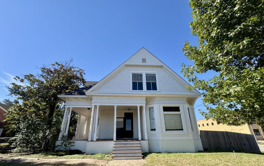 Primary picture of 326 N 14th St
