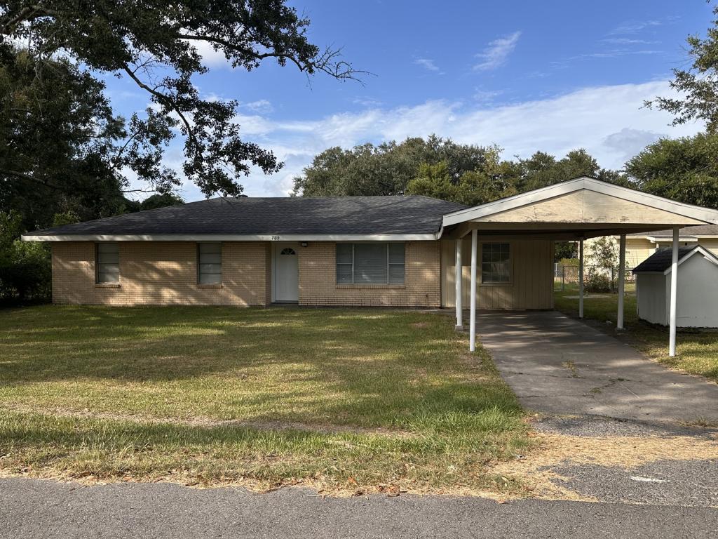 Primary picture of 709 Sundale Dr