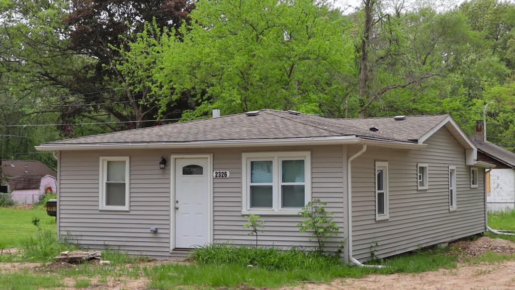 Primary picture of 2326 Hickory St.