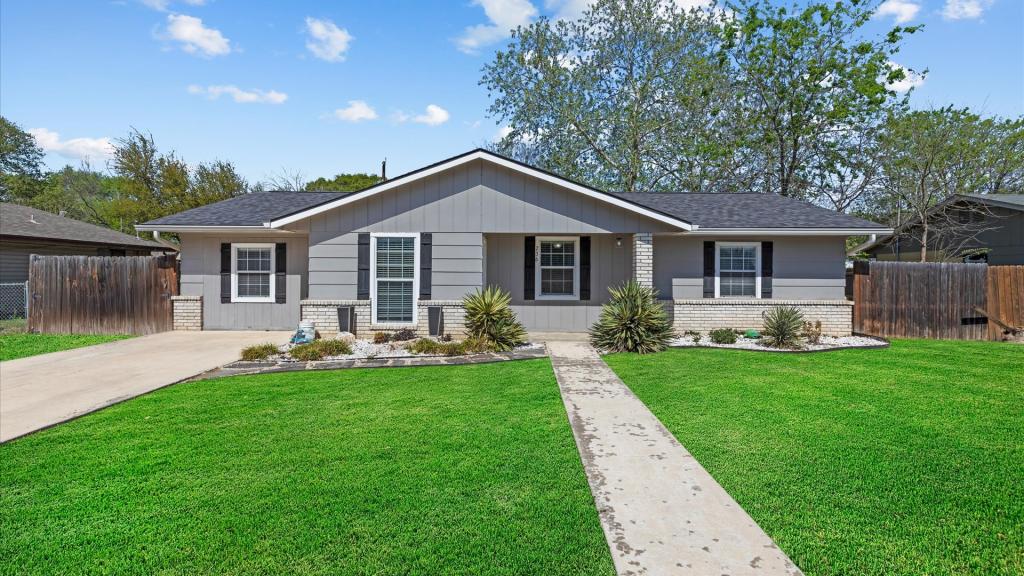 Primary picture of 236 Glenbrook Dr