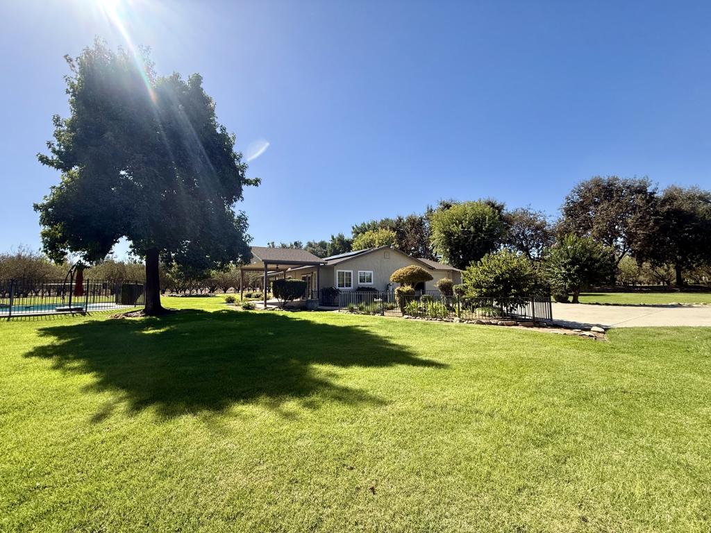 Primary picture of 7050 Langworth Rd