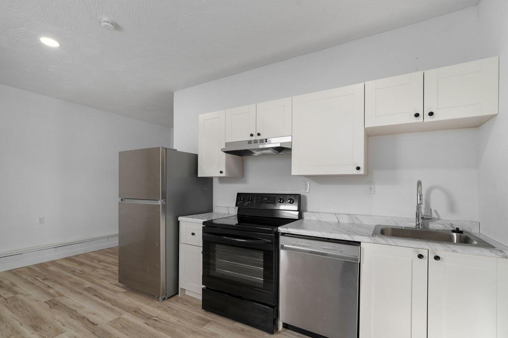 Primary picture of 21 Larue St, unit 3