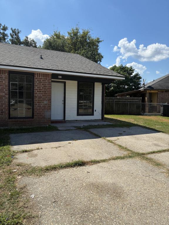 Primary picture of 8012 Skysail Ave