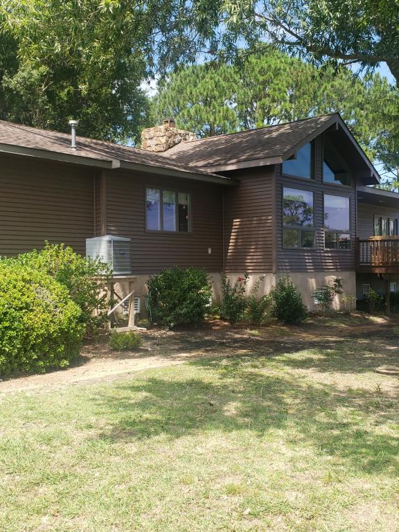 Primary picture of 241 Gullwing Cove Ln