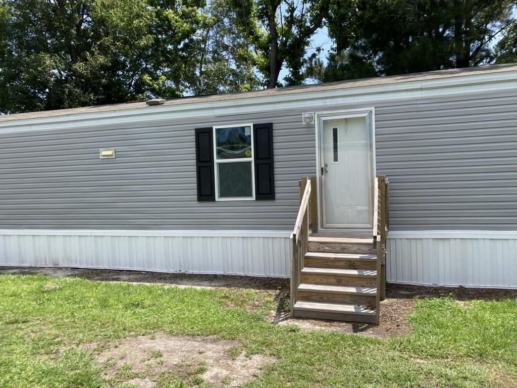 Primary picture of 2209 E Effingham Hwy, c1