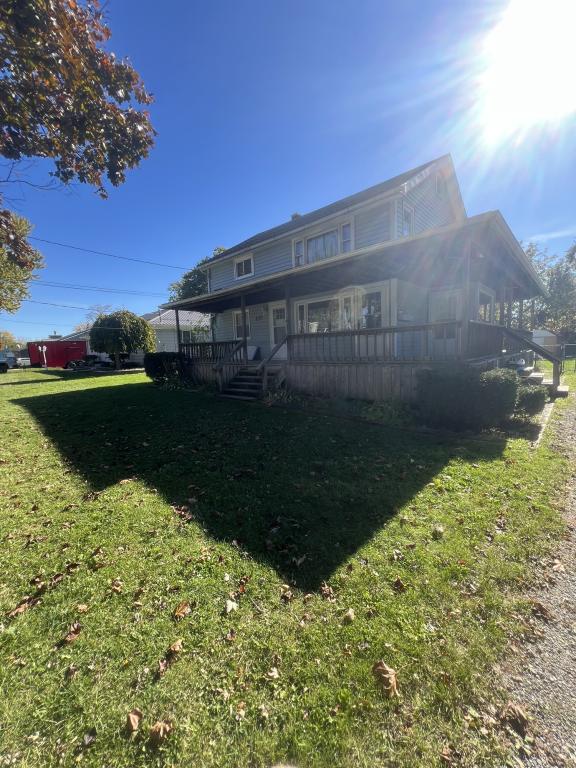 Primary picture of 833 Lee Ave