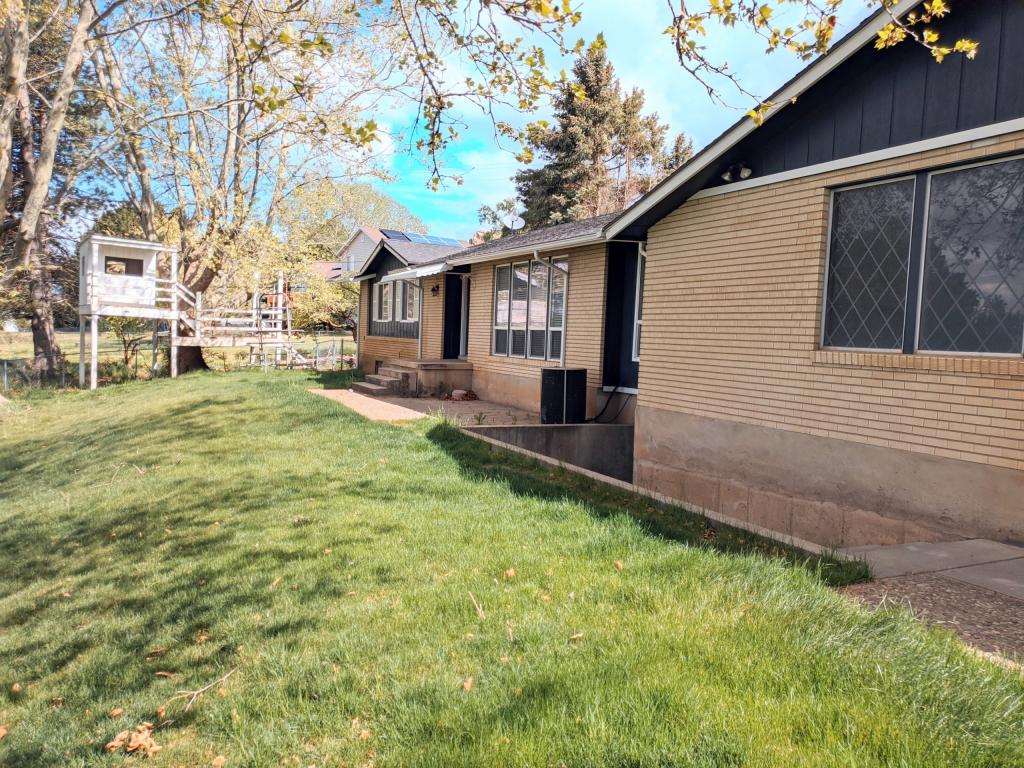 Primary picture of 1645 W Pleasant View Dr.