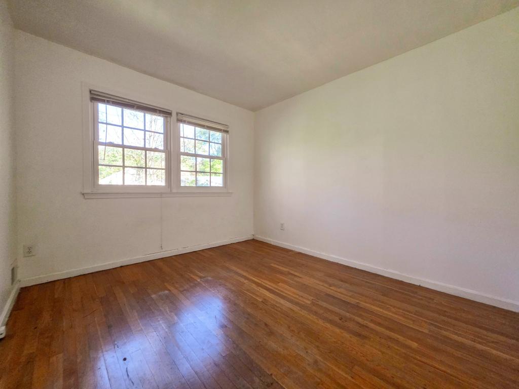 Primary picture of 4221 N Valiant Ct