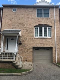 Primary picture of 2402 Kanawha Terrace