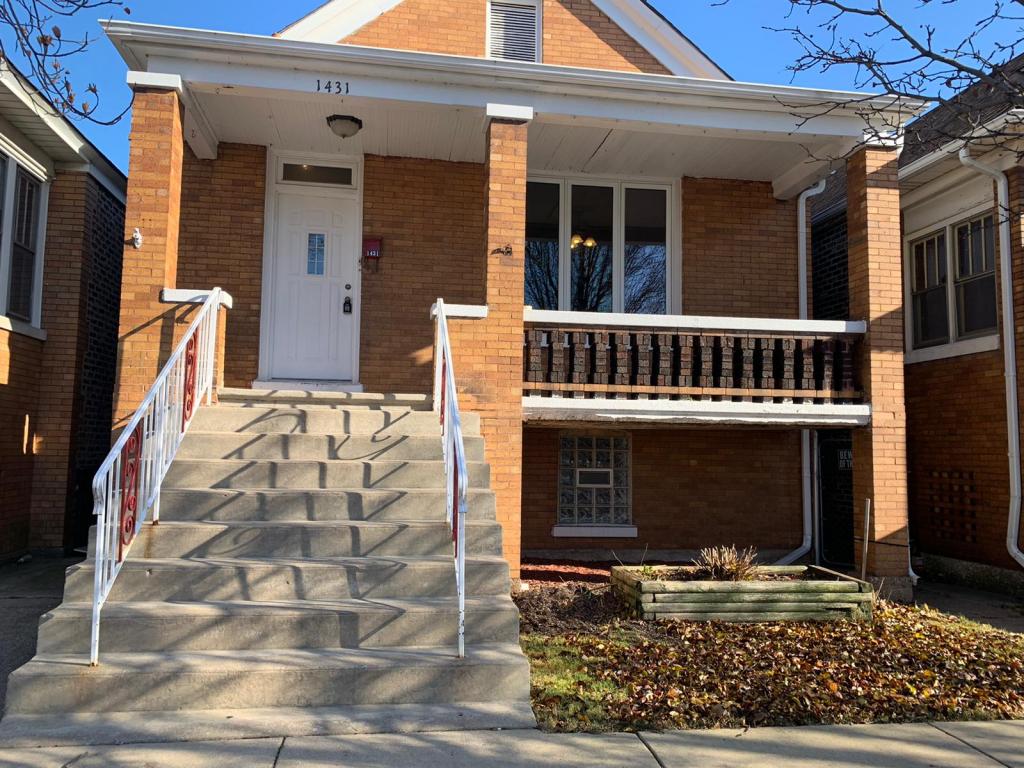 Primary picture of 1431 Roberts Ave