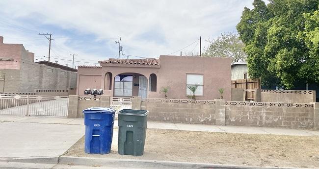 Primary picture of House