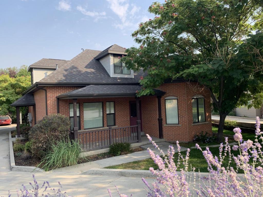 Primary picture of 427 N 540 W #A