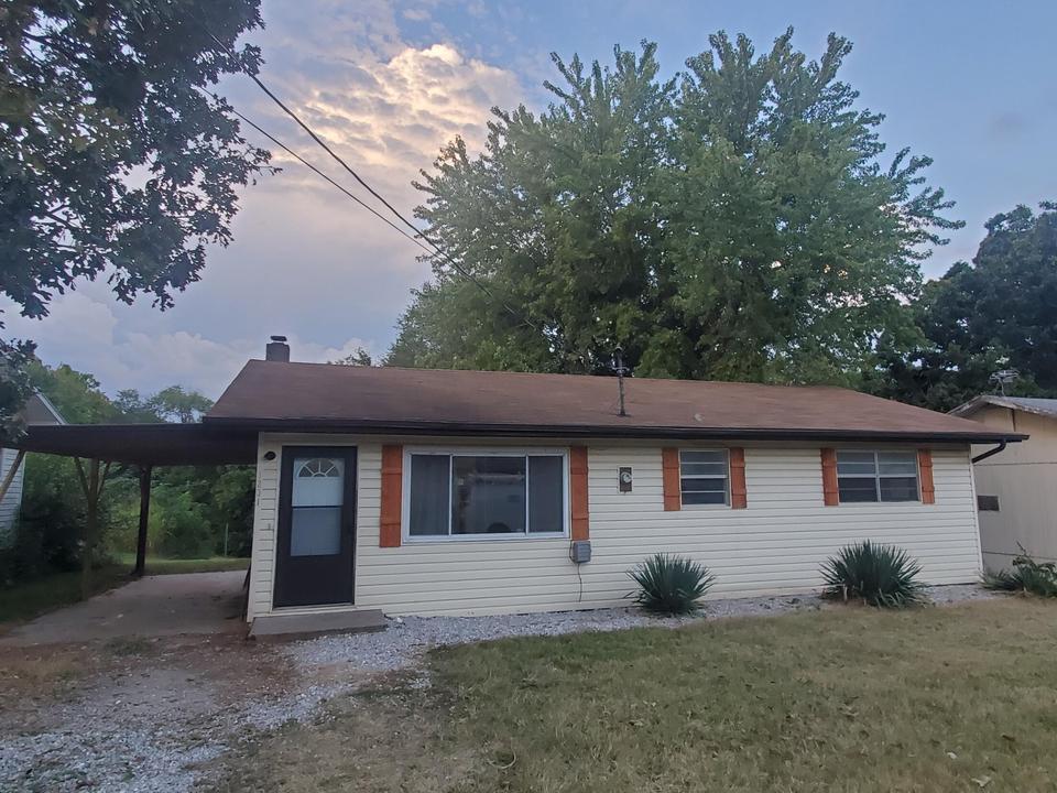 Primary picture of 1231 W Livingston