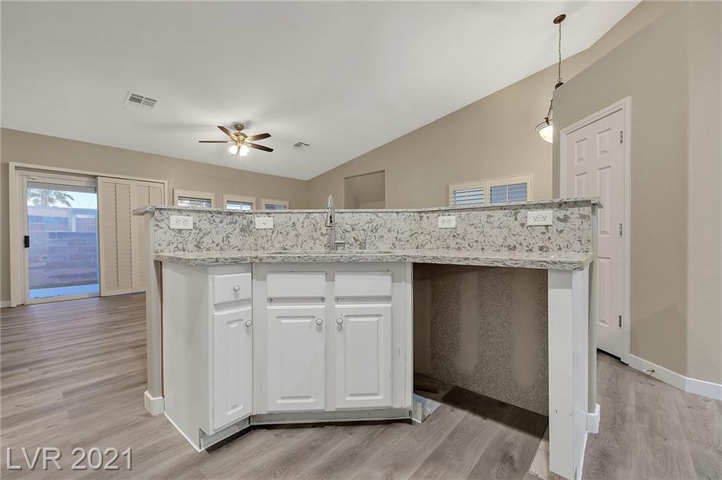 Primary picture of 4824 Storm Mountain St