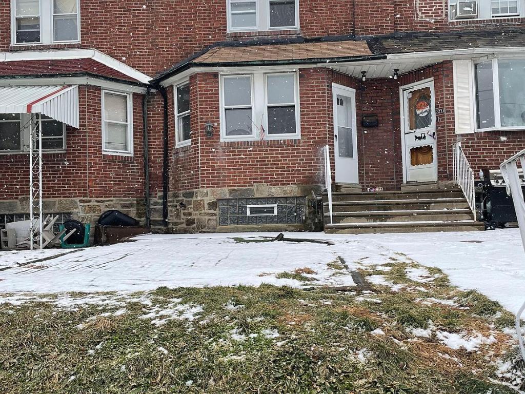 Primary picture of 7233 Jackson St