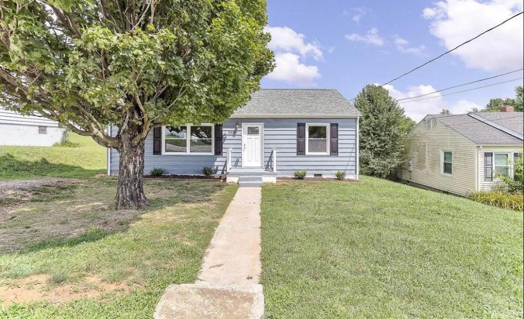 Primary picture of 2308 Peach St