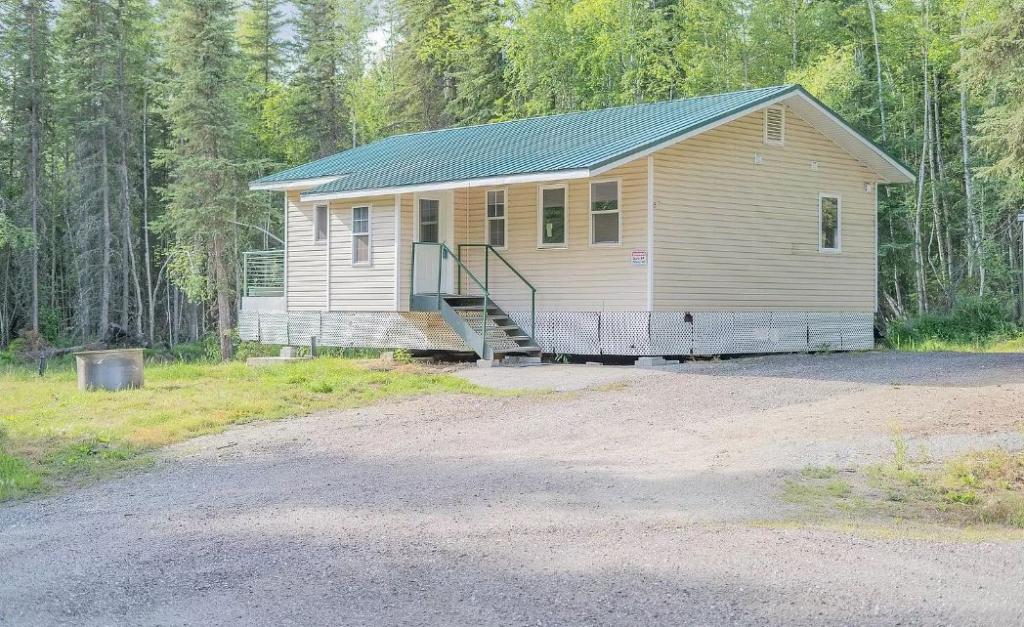 Primary picture of 390 Layla Ct