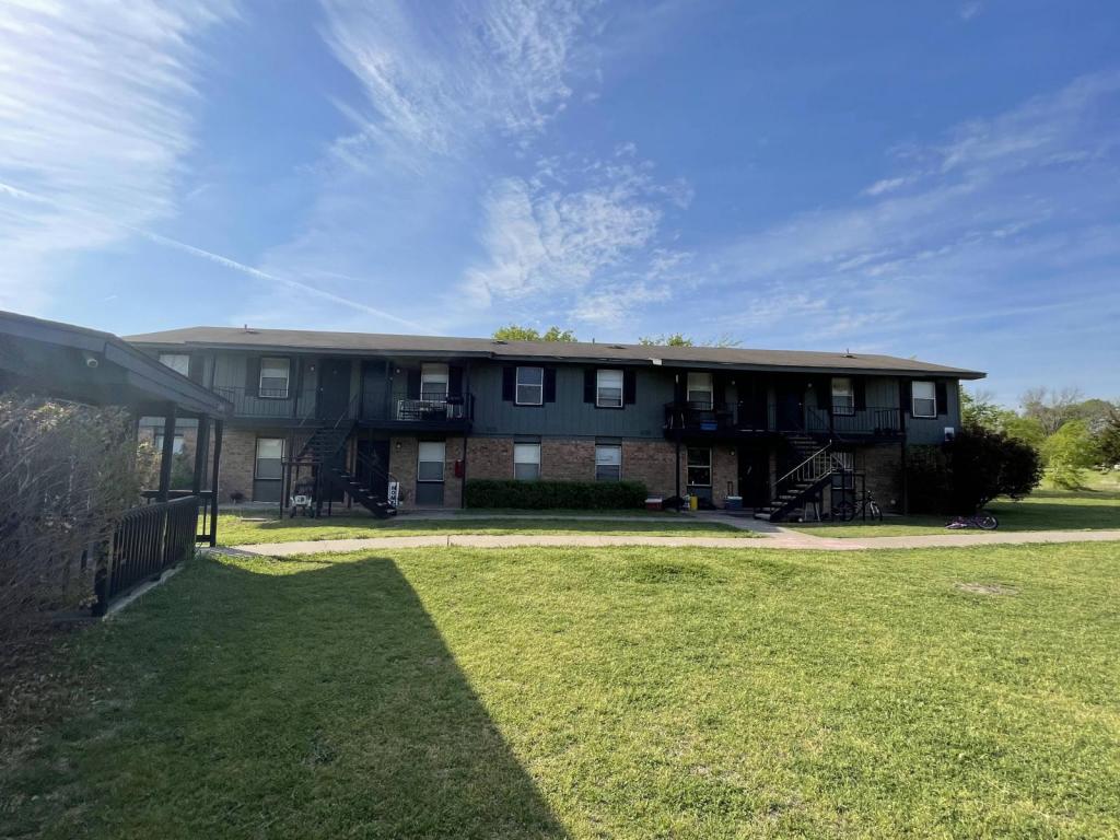 Primary picture of 2700 Sunny Ln #20