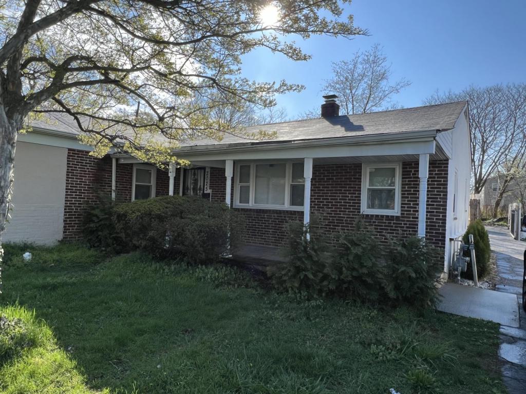 Primary picture of 2025 Royal Ct Dr