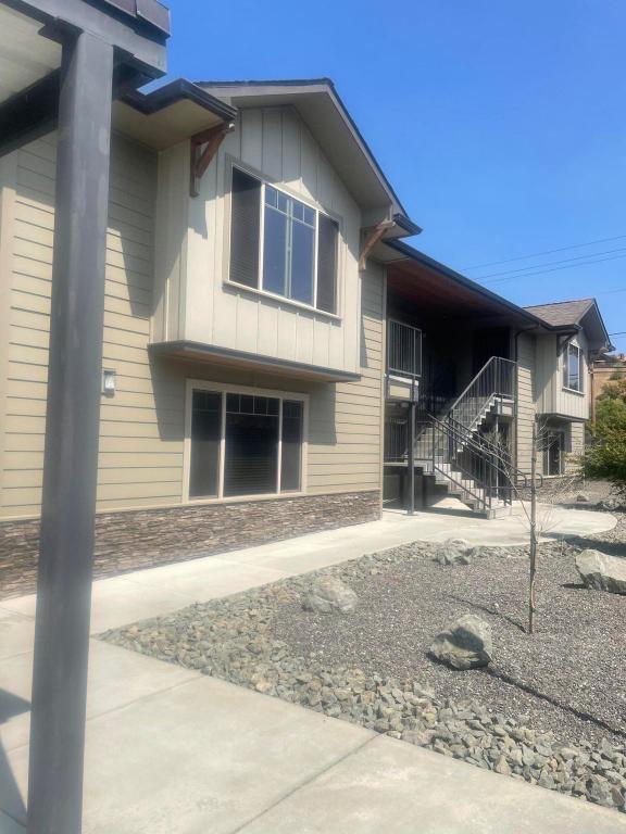 Primary picture of 2504 Shay Court