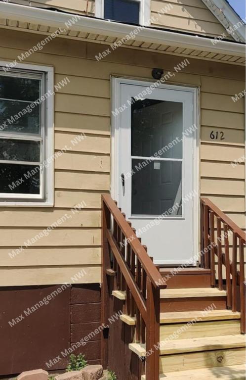 Primary picture of 612 W 151st St, Front East Chicago, IN 46312