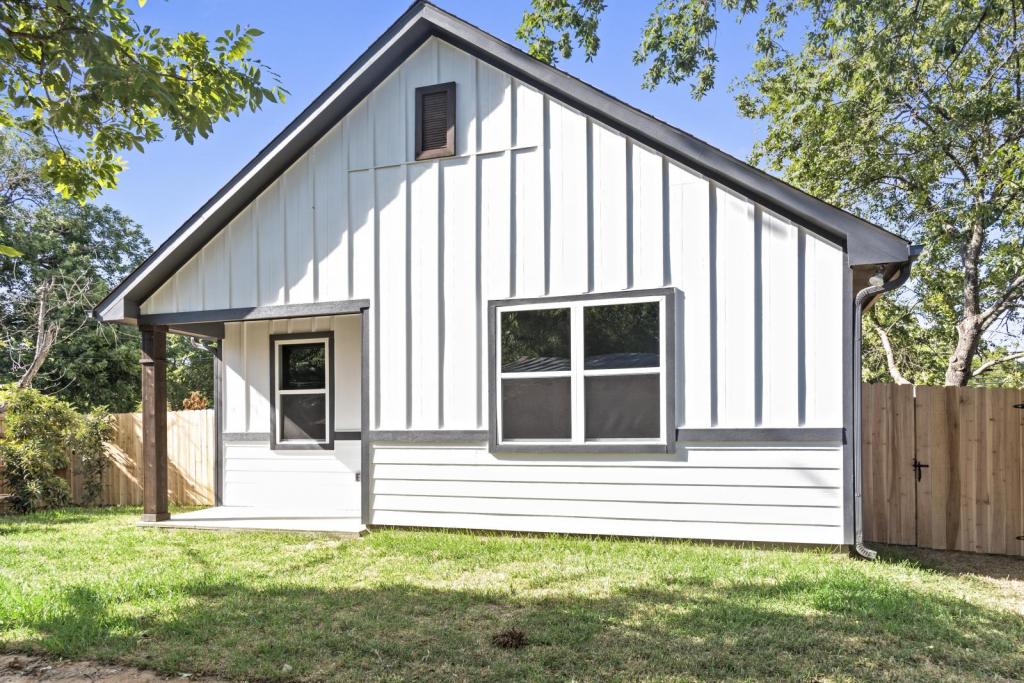 Primary picture of 109 N Banks St