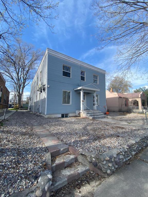 Primary picture of 138 7th Street #3