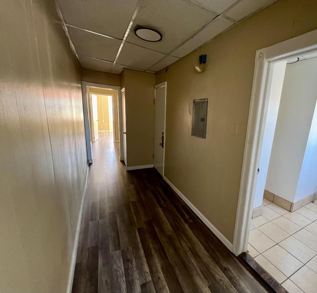 Primary picture of 2095 Bridge St