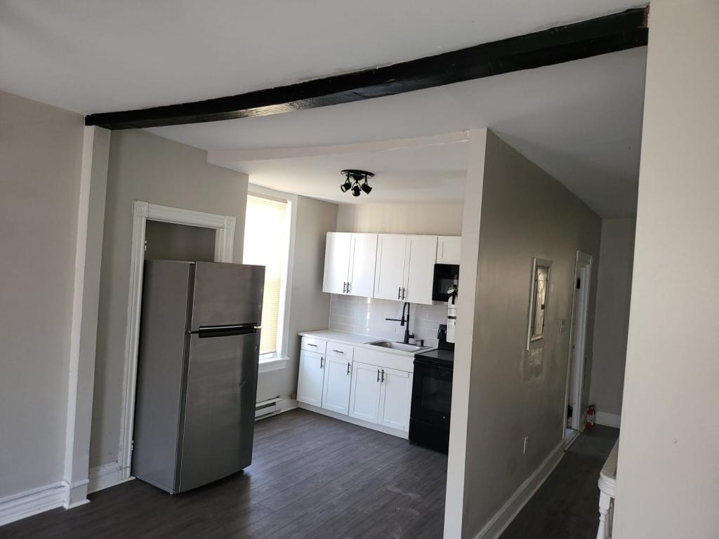 Primary picture of 5636 Arch St, 2nd fl