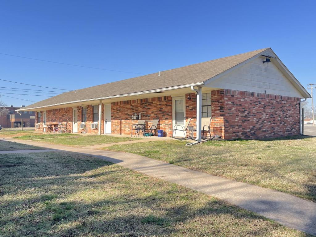 Primary picture of 617 Callahan #3