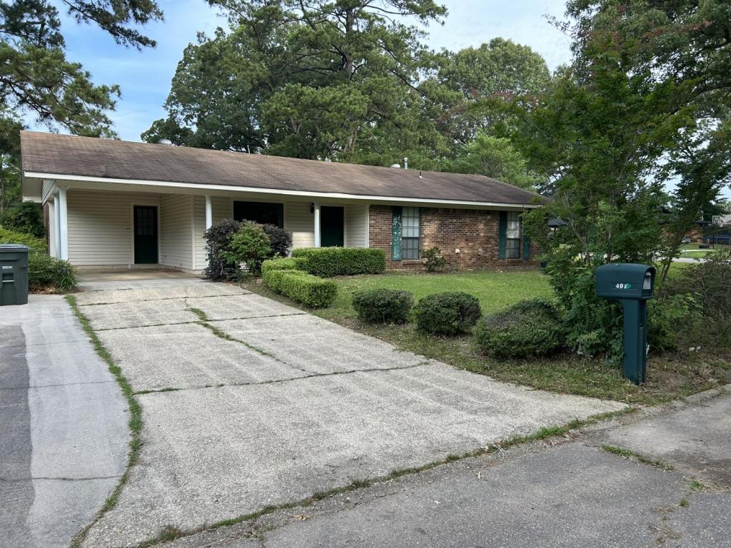 Primary picture of 402 Elm Ct