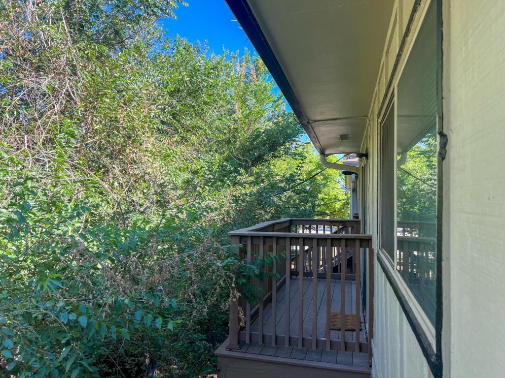 Primary picture of 8440 W 52nd Ave