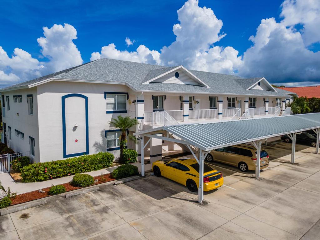 Primary picture of 5612 Rose Garden Unit 103