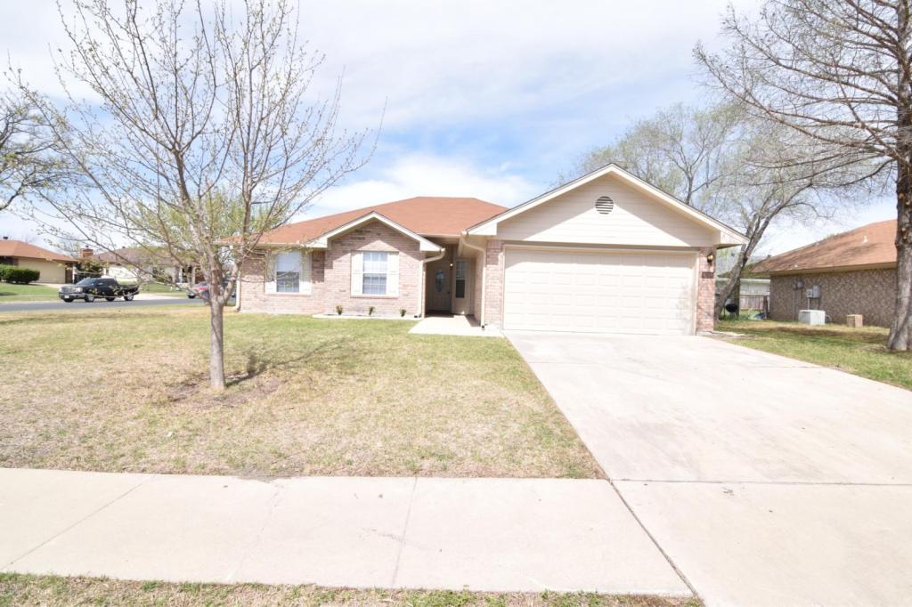 Primary picture of 4201 Bluestem Ln