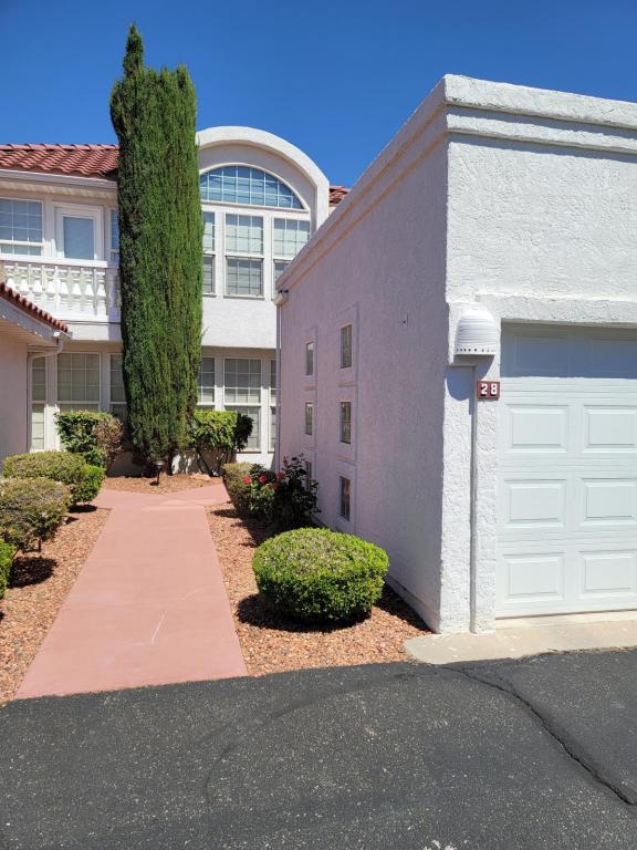 Primary picture of 1200 Glen Canyon Dr #28