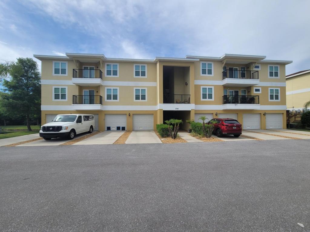 Primary picture of 5041 Palms Way Unit#303